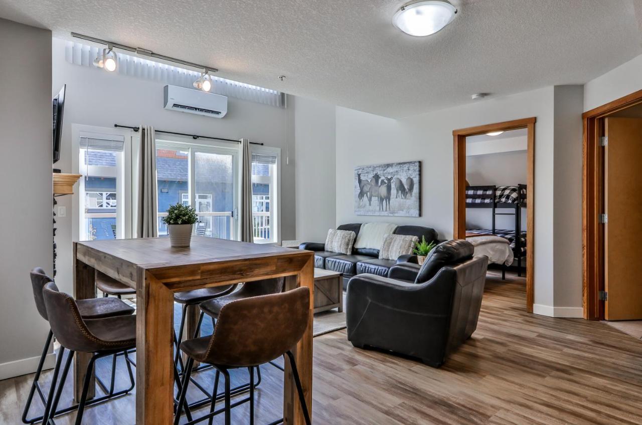 Charming 1 Bdrm Plus Loft With Views Managed By Little Sister Getaways Canmore Eksteriør billede