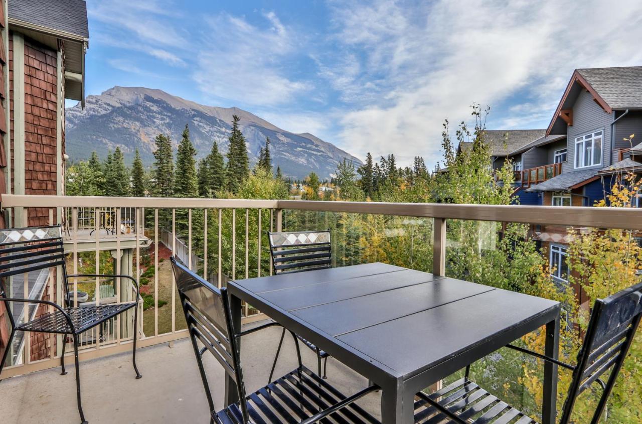 Charming 1 Bdrm Plus Loft With Views Managed By Little Sister Getaways Canmore Eksteriør billede