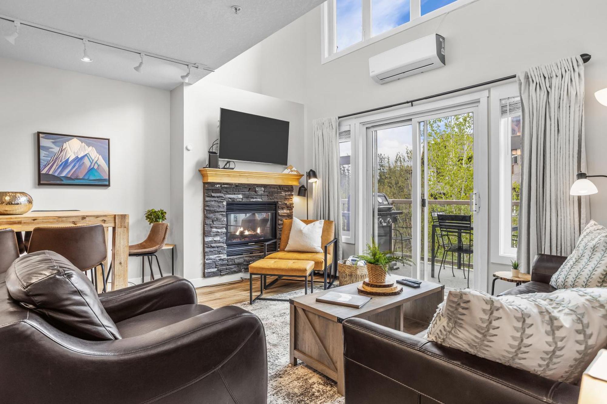 Charming 1 Bdrm Plus Loft With Views Managed By Little Sister Getaways Canmore Eksteriør billede