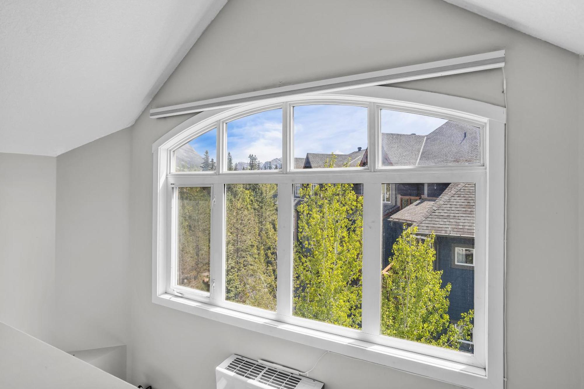 Charming 1 Bdrm Plus Loft With Views Managed By Little Sister Getaways Canmore Eksteriør billede