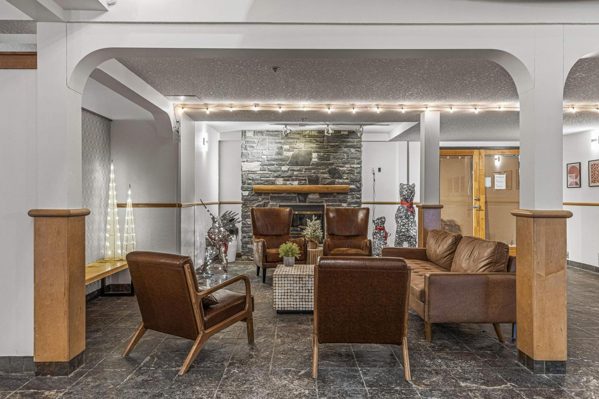 Charming 1 Bdrm Plus Loft With Views Managed By Little Sister Getaways Canmore Eksteriør billede